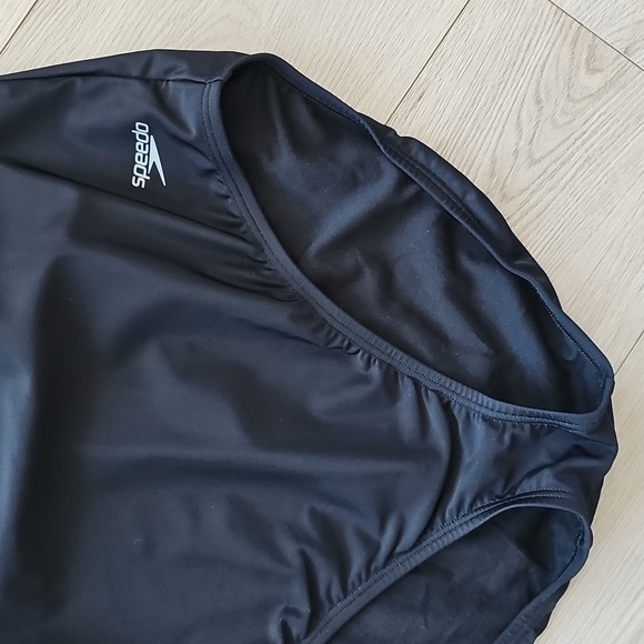 Speedo One Piece Halter Ruched Swimsuit, Size 16 - Picture 5 of 16